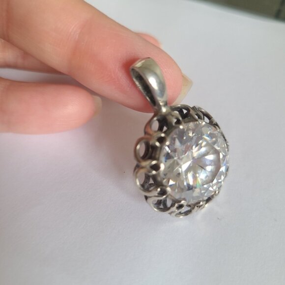 Vintage Antique 925 Sterling Silver Chunky Crystal Circle Pendant - Picture 16 of 16